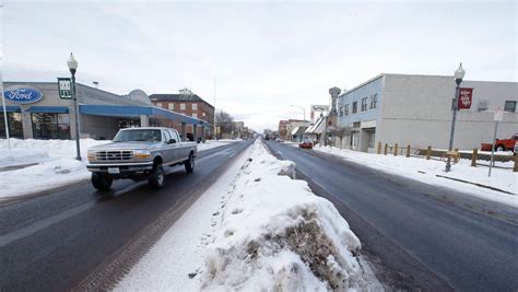 Burns, Oregon residents' message to militia: 'Go away'