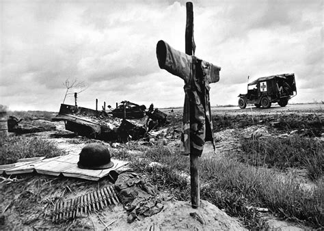 'War / Photography: Images of Armed Conflict and Its Aftermath' - LA Times