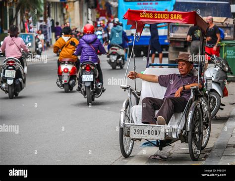 Motorcycle Rickshaw High Resolution Stock Photography and Images - Alamy