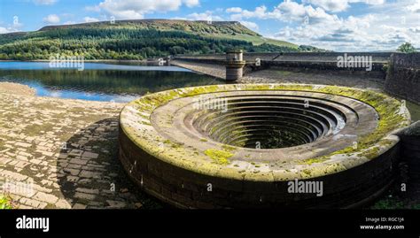 Reservoir overflow hi-res stock photography and images - Alamy