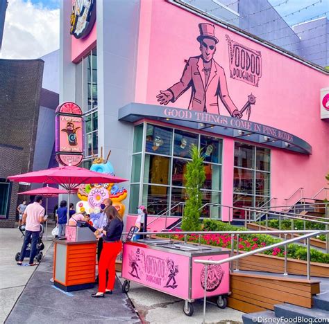 NEWS and PHOTOS: This Is What It's Like To Buy a Doughnut (or Six) at VooDoo Doughnut on ...