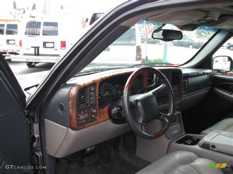 2000 Chevrolet Suburban 1500 LT 4x4 Dashboard Photos | GTCarLot.com