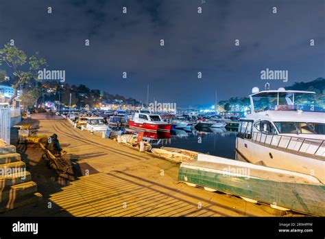 Istanbul bosphorus at night Stock Photo - Alamy