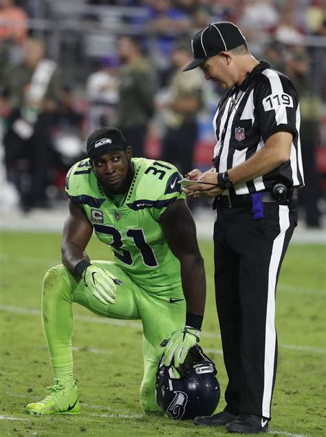 Seahawks’ Chancellor out with neck injury, status uncertain - The Columbian