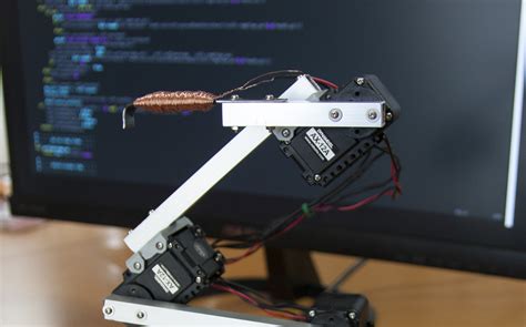 Raspberry Pi Robot Arm with simple Computer Vision - Electron Dust