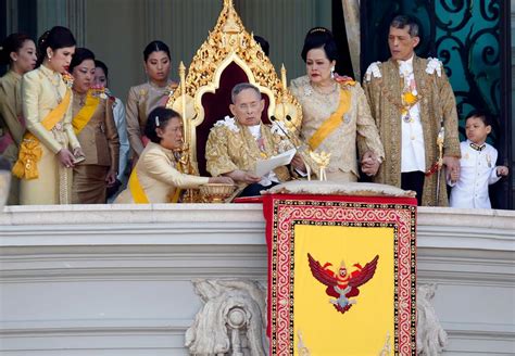 Here are some brief profiles of the Thai royal family | The World from PRX