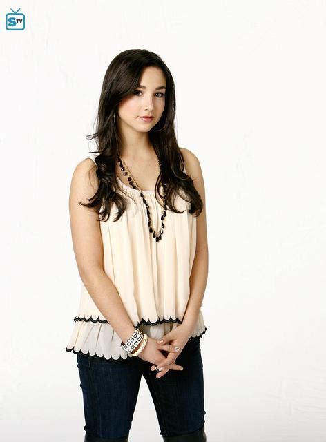 Molly Ephraim as Mandy Baxter in Last Man Standing - Season 1 ...