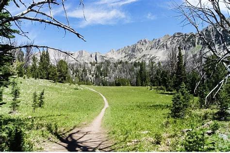 7 of the Most Epic Big Sky Hiking Trails | Chasing Trail in 2022 ...