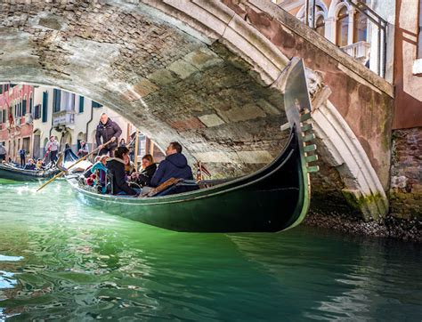 Venice Carnival - time for Masks & 5 Essential Things | Travel eGuide