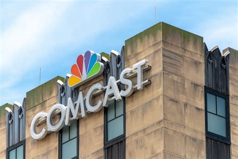 Comcast faces backlash over plan to charge customers up to $100 for going over a home-internet ...