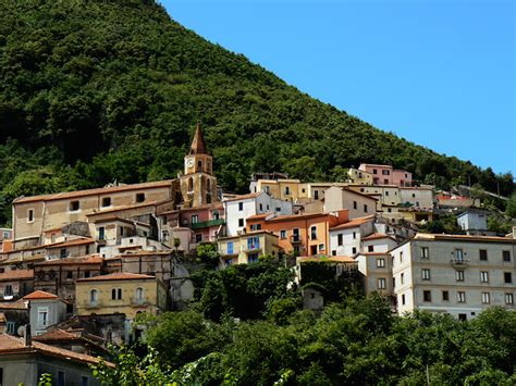 10 Most Amazing Destinations in Southern Italy (with Map & Photos) - Touropia