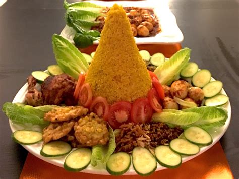 Nasi Tumpeng Vegetarian