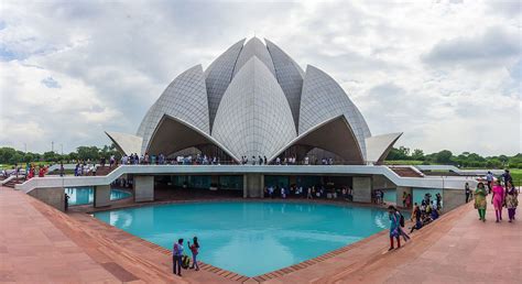 Lotus Temple Delhi Timings, History, Entry Fee, Images, Location