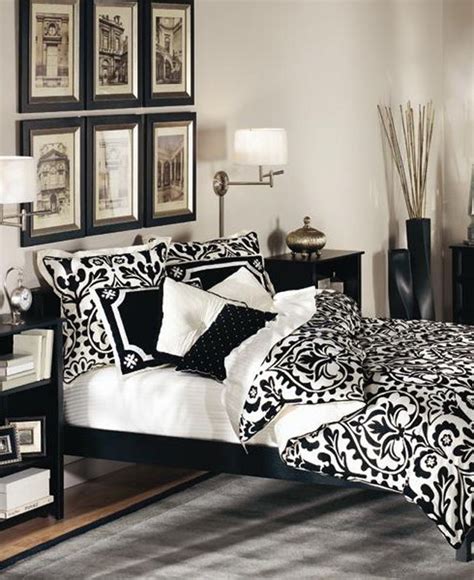 Calm and Elegant Nuance: Black & White Bedroom Ideas - Furniture Home Idea