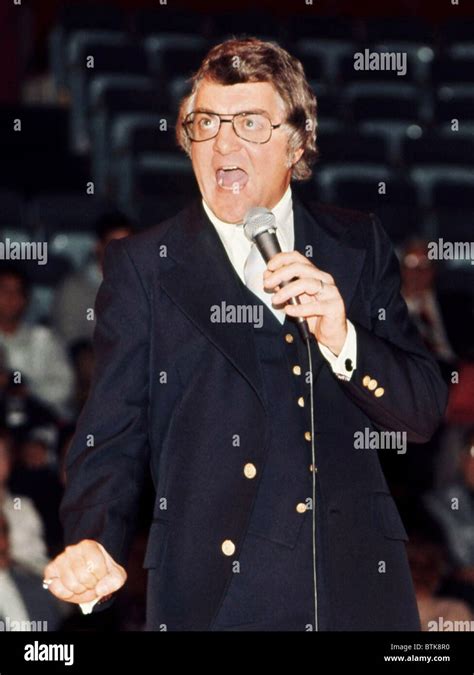 Pat Cooper, 1975, Millrun Playhouse Theater in the Round, Niles, Illinois Stock Photo - Alamy