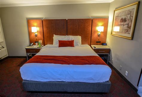 Disneyland Good Neighbor Hotel Review: Del Sol Inn Anaheim Resort ...