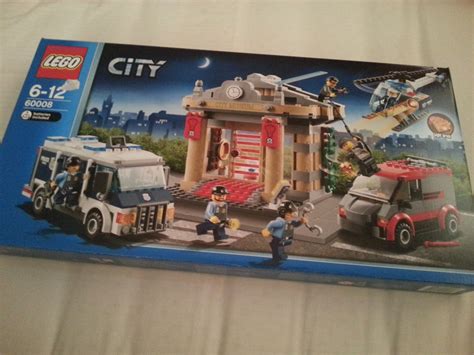 Lego Journey: LEGO CITY 60008 - Museum Break-In