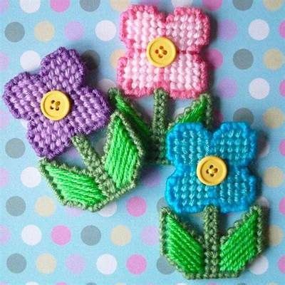 Plastic Canvas: Flower Magnets | Plastic canvas patterns, Flower ...