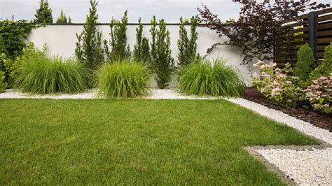 Lawn edging ideas – 10 ways to add a professional touch | Livingetc