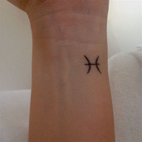 76 HD Pisces Sign Tattoo - insectza