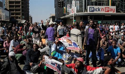 Zimbabwe news today: ‘Unjustifiable, cruel and barbaric’ police turn on protestors - World ...