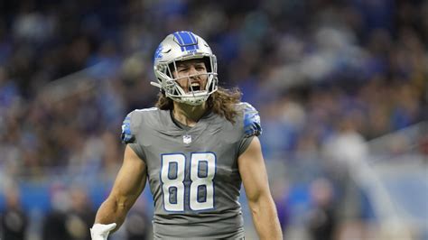 Report: Lions' TJ Hockenson has season-ending thumb surgery