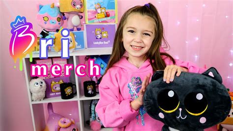 Bri Merch - Unboxing YouTuber Brianna's from Royallyb