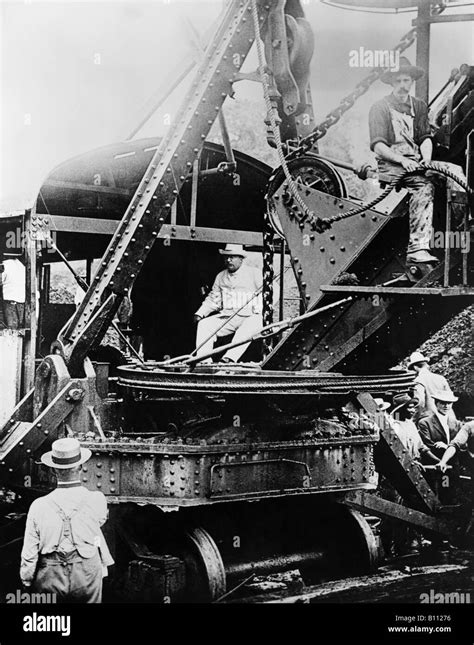 Theodore roosevelt panama canal Black and White Stock Photos & Images ...