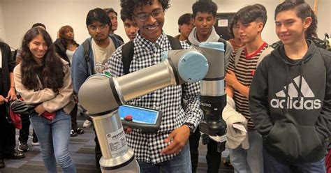 Hundreds of high school students gather for Manufacturing Day event in ...