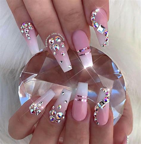 13 Inspirational Glitter Nail Art Designs ~ Black White Nation