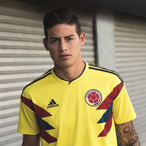 James Rodriguez in the adidas 2018 Colombia home jersey Everton, Fifa, Colombia Soccer, Adidas ...