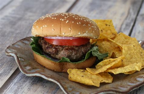 How to Make Grilled Burgers With Topping Suggestions