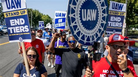 Ford chairman calls for deal to end UAW strike, warns entire US auto industry at stake | Fox ...