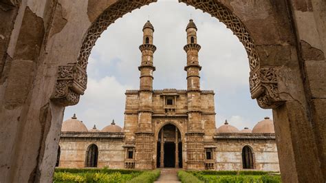 Jhulta Minar, Ahmedabad Tourist Place - Adotrip