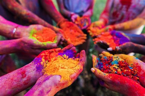 10 ways to have a safe and Happy Holi!