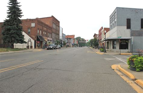 File:Main Street Milan Michigan.JPG - Wikimedia Commons