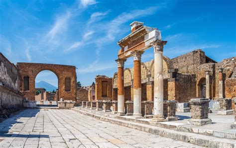 Guided tour of Pompeii with fast-track entry - Pompeii, Italy