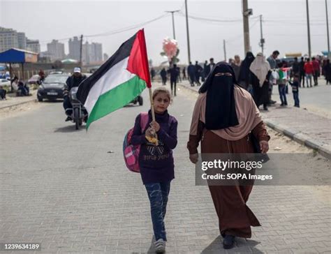 Palestine Wavy Flag Photos and Premium High Res Pictures - Getty Images