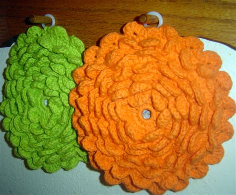 Crochet Today - Crochet Flower Potholders