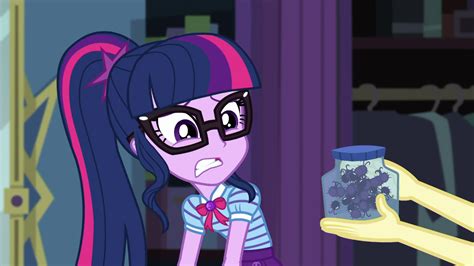 Image - Twilight disgusted by Fluttershy's jar of bugs EGDS7.png | My Little Pony Friendship is ...