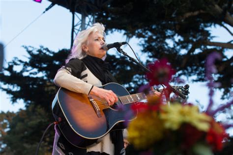 The 10 Best Emmylou Harris Songs of All-Time