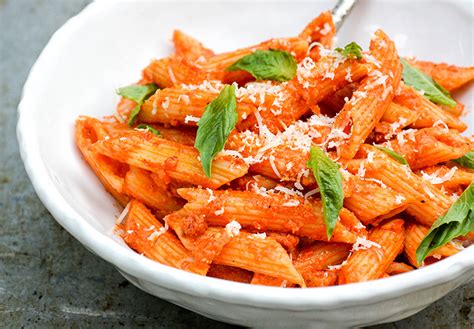 Penne Pasta with Roasted Red Pepper and Goat Cheese Sauce | The ...