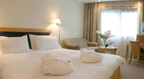 Metropolitan Hotel, Athens - America Israel Tours