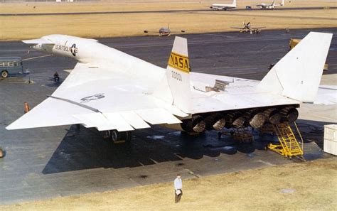 XB-70 Valkyrie: The Massive Mach 3 Bomber Program the Air Force Ended ...