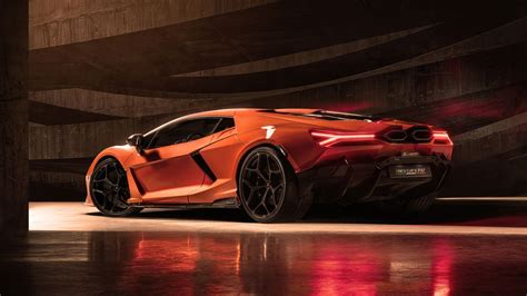 Lamborghini Revuelto: Un Toro salvaje con más de 1,000 Hp de potencia híbrida. | Lista de Carros