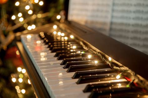 Christmas Classic Songs and Music for the Holiday Season | Piano ...