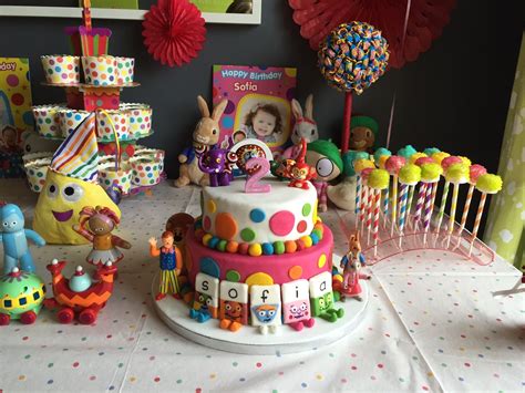 CBeebies cake | Cbeebies party, Summer birthday cake, Birthday cake kids