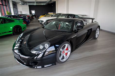 Striking Black Porsche Carrera GT For Sale - GTspirit