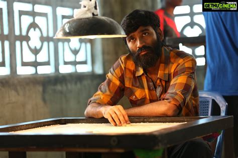 Actor Dhanush 2018 Latest Stills HD Mass From Vada Chennai Movie ...