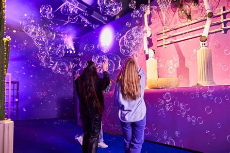 6 Reasons To Explore The 'Bubble World Experience' Near L.A.
